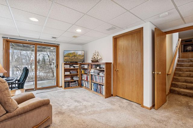 9487 Winslow N, Maple Grove, MN 55311