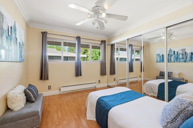 500 W Middlefield Road 20, Mountain View, CA 94043