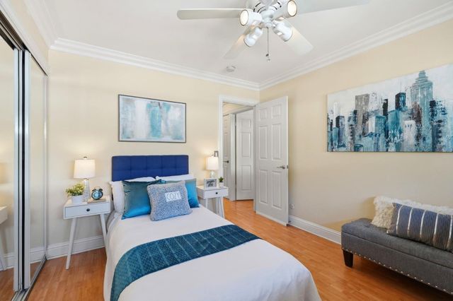 500 W Middlefield Road 20, Mountain View, CA 94043