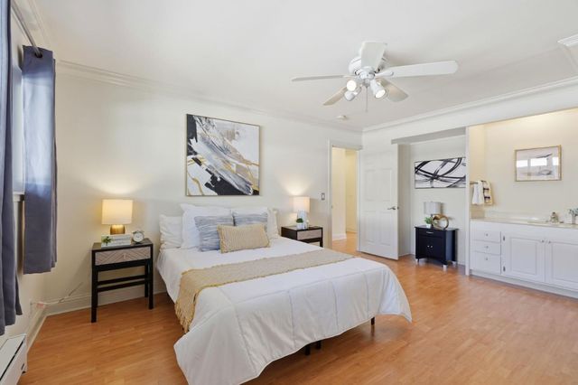 500 W Middlefield Road 20, Mountain View, CA 94043