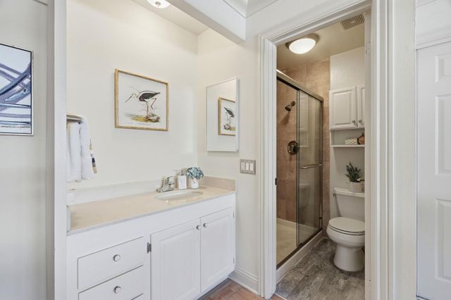 500 W Middlefield Road 20, Mountain View, CA 94043