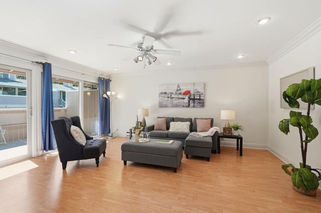 500 W Middlefield Road 20, Mountain View, CA 94043