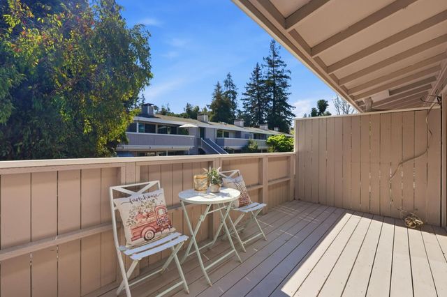 500 W Middlefield Road 20, Mountain View, CA 94043