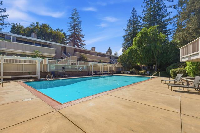 500 W Middlefield Road 20, Mountain View, CA 94043