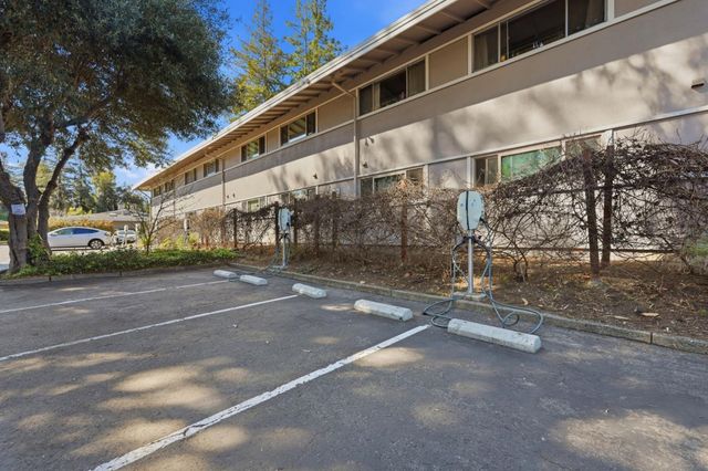 500 W Middlefield Road 20, Mountain View, CA 94043