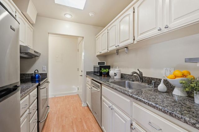 500 W Middlefield Road 20, Mountain View, CA 94043