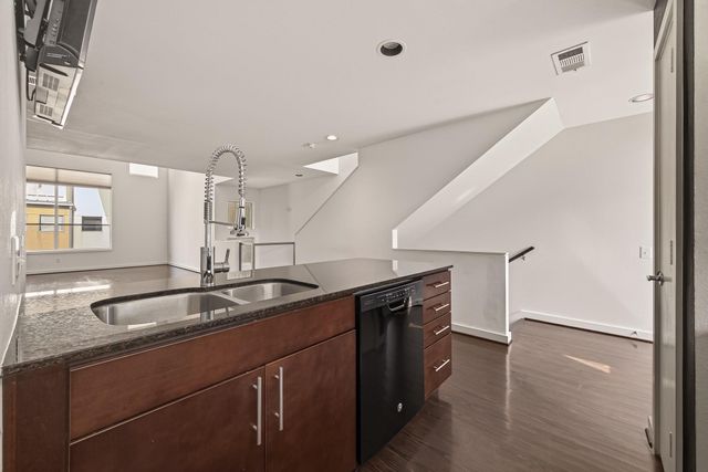 405 Meadow Street, Houston, TX 77020