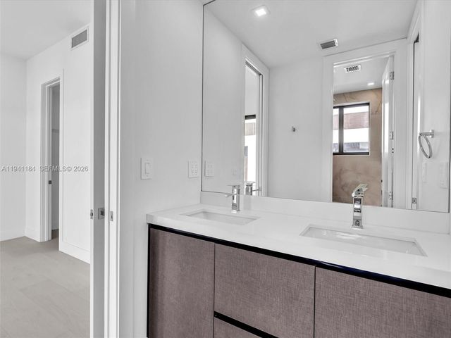 4665 SW 32nd Ave B1, Dania Beach, FL 33312