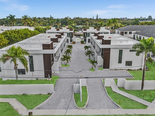 4665 SW 32nd Ave B1, Dania Beach, FL 33312