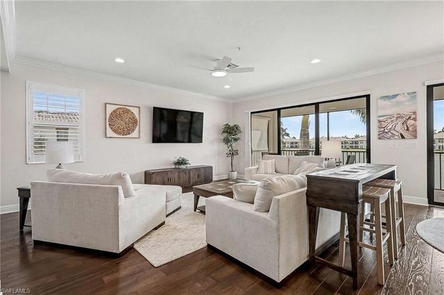 15181 Butler Lake DR 6, Naples, FL 34109