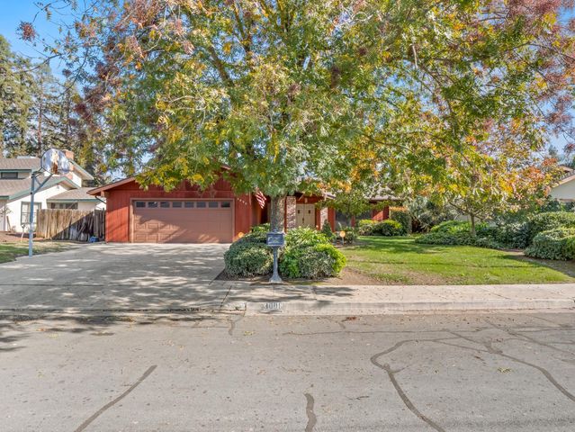3006 S Vintage Street, Visalia, CA 93277