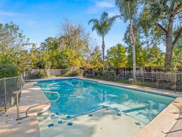 3006 S Vintage Street, Visalia, CA 93277