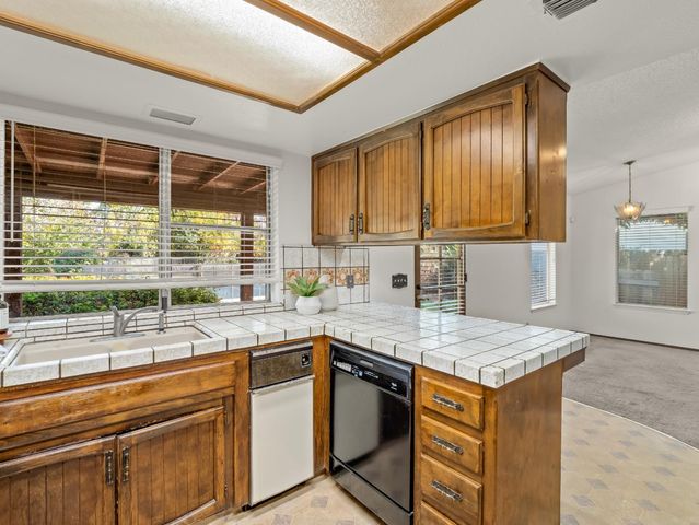 3006 S Vintage Street, Visalia, CA 93277