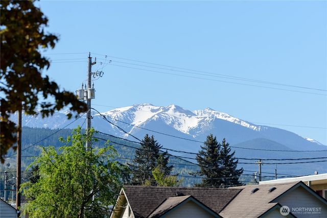 405 W Spruce Street, Sequim, WA 98362