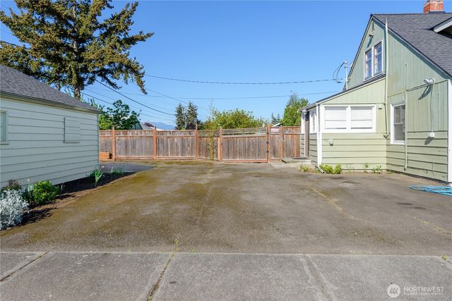 405 W Spruce Street, Sequim, WA 98362