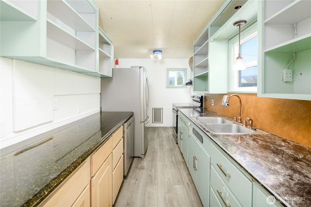 405 W Spruce Street, Sequim, WA 98362