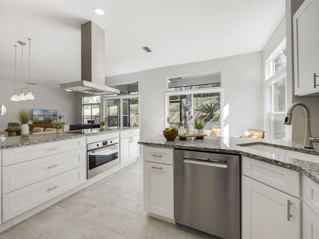 Image 11 of property listing at 224 WIMBLEDON CIRCLE, Lake Mary, FL 32746