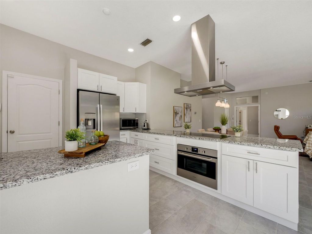 Image 10 of property listing at 224 WIMBLEDON CIRCLE, Lake Mary, FL 32746