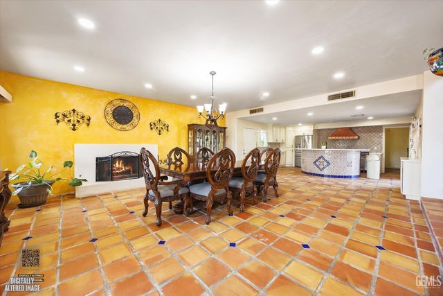 552 Pepper Drive, Bakersfield, CA 93307
