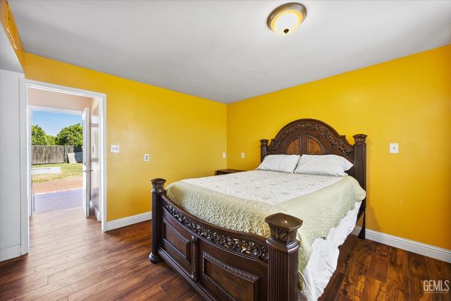 552 Pepper Drive, Bakersfield, CA 93307