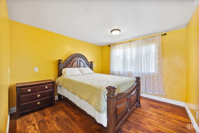 552 Pepper Drive, Bakersfield, CA 93307