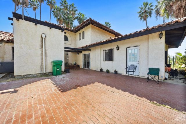 552 Pepper Drive, Bakersfield, CA 93307