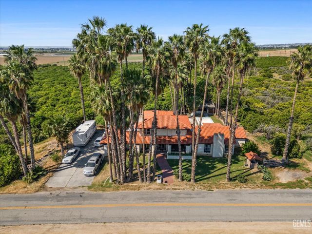 552 Pepper Drive, Bakersfield, CA 93307