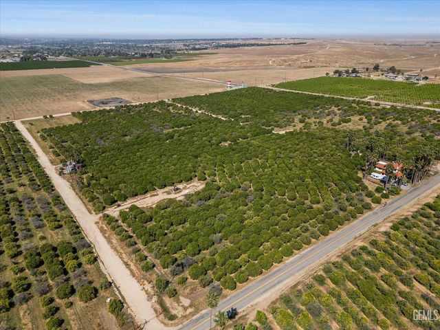 552 Pepper Drive, Bakersfield, CA 93307