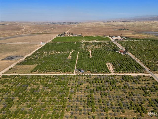 552 Pepper Drive, Bakersfield, CA 93307