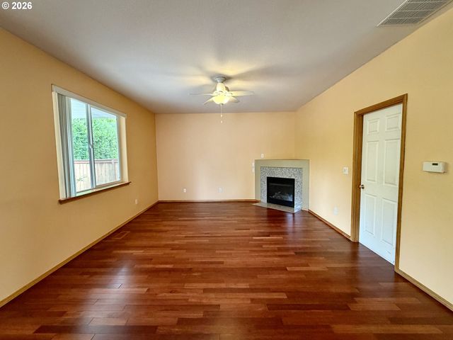 12289 Sw HOLLOW Ln, Portland, OR 97223