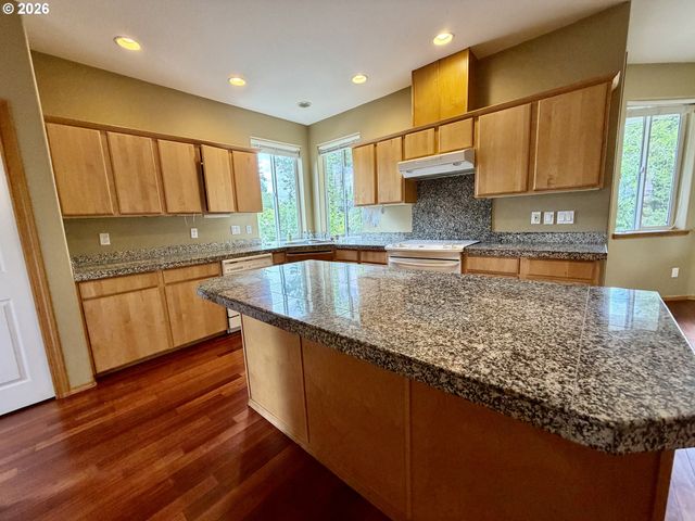 12289 Sw HOLLOW Ln, Portland, OR 97223