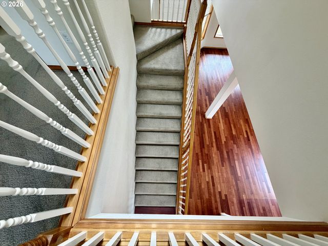 12289 Sw HOLLOW Ln, Portland, OR 97223