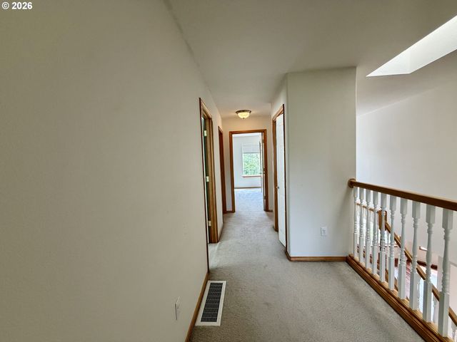 12289 Sw HOLLOW Ln, Portland, OR 97223