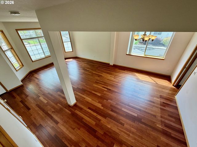 12289 Sw HOLLOW Ln, Portland, OR 97223