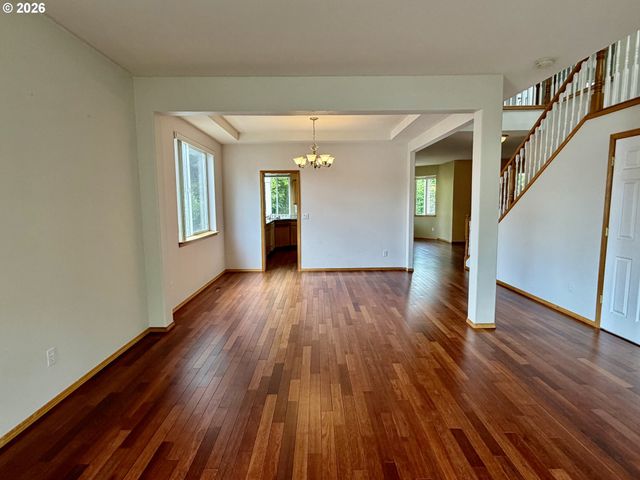 12289 Sw HOLLOW Ln, Portland, OR 97223