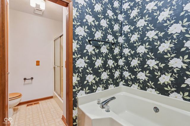 7204 W Christian Drive, New Palestine, IN 46163