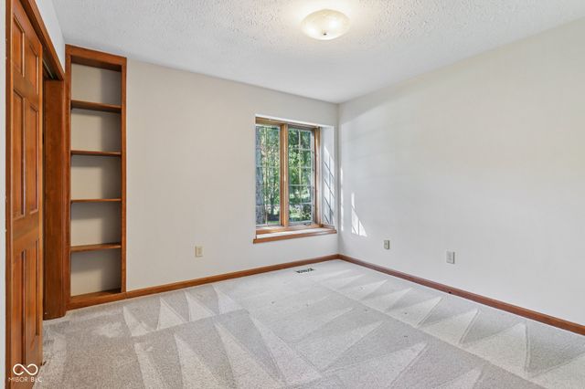 7204 W Christian Drive, New Palestine, IN 46163