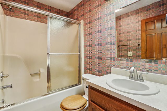 7204 W Christian Drive, New Palestine, IN 46163