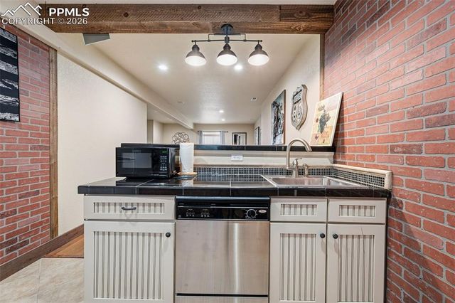 1397 Cresson Mine Drive, Colorado Springs, CO 80905