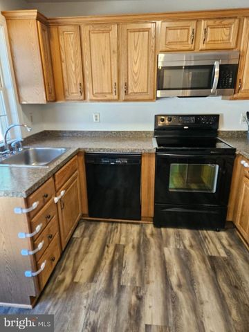 1420 E HARMONY ST, Coatesville, PA 19320