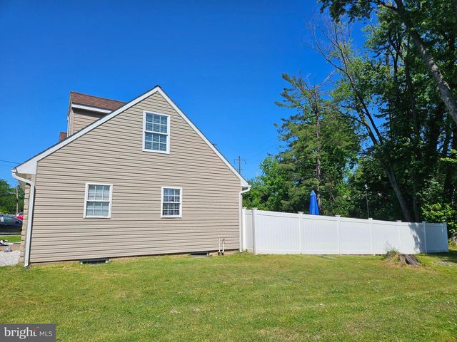 1420 E HARMONY ST, Coatesville, PA 19320