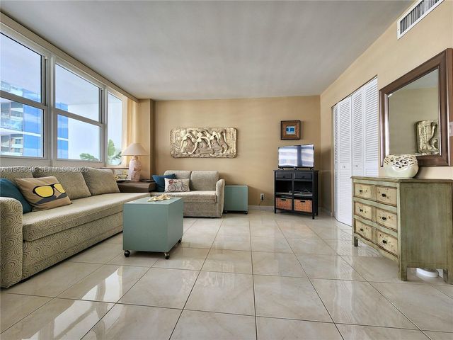2030 S Ocean Dr 823, Hallandale Beach, FL 33009