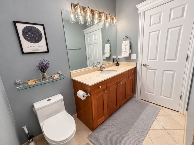 2052 W BELMONT Avenue 3, Chicago, IL 60618