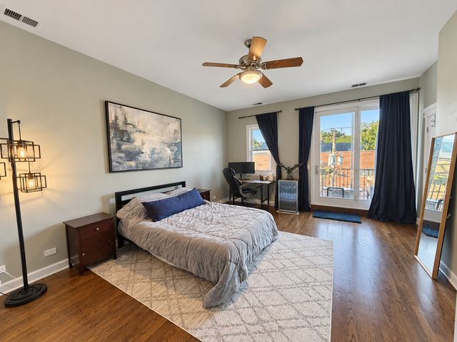 2052 W BELMONT Avenue 3, Chicago, IL 60618