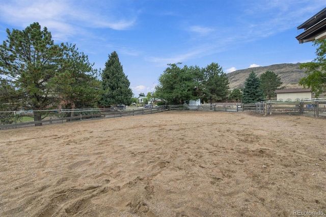 17425 W 57th Avenue, Golden, CO 80403