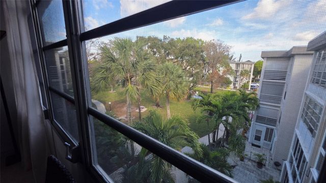 4851 NW 26TH Court 437, Lauderdale Lakes, FL 33313