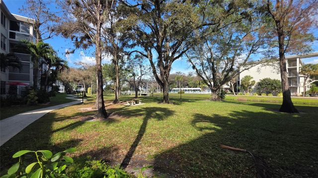4851 NW 26TH Court 437, Lauderdale Lakes, FL 33313