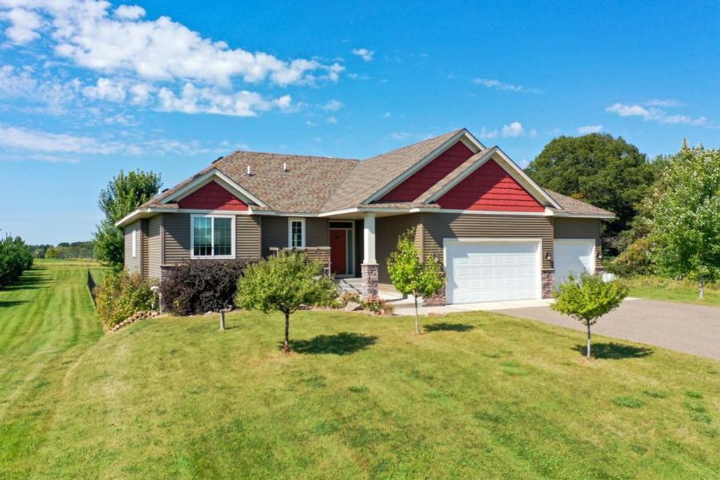 26336 Newton Avenue, Chisago City, MN 55013