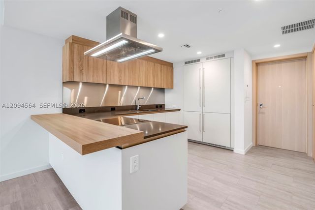 1000 Brickell Plaza 2304, Miami, FL 33131