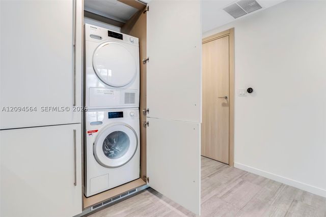 1000 Brickell Plaza 2304, Miami, FL 33131
